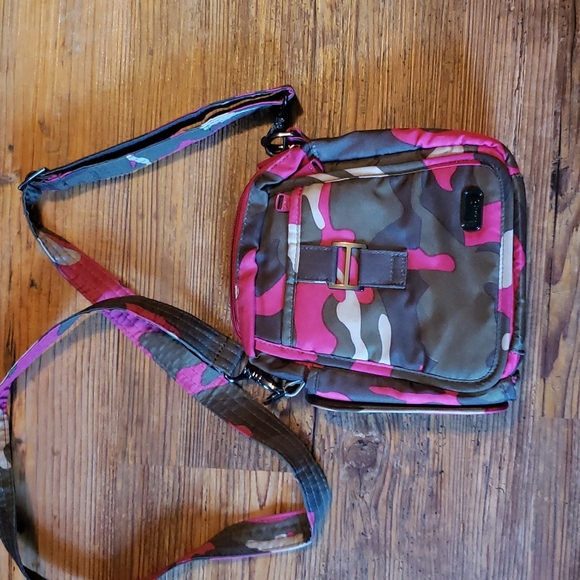 Lug camo purse - Picture 1 of 6